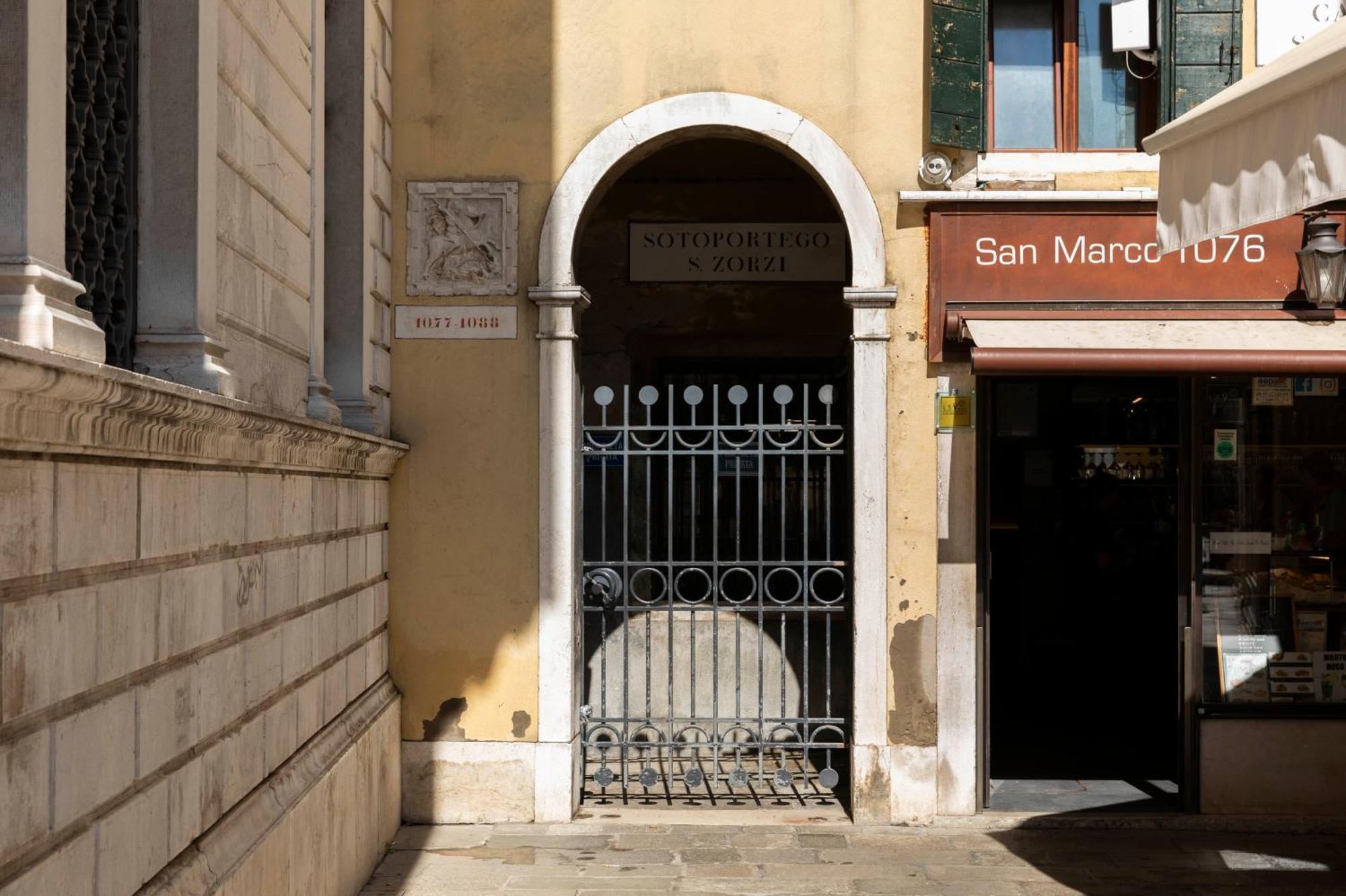 Aparthotel Palazzo Orseolo- Gondola View